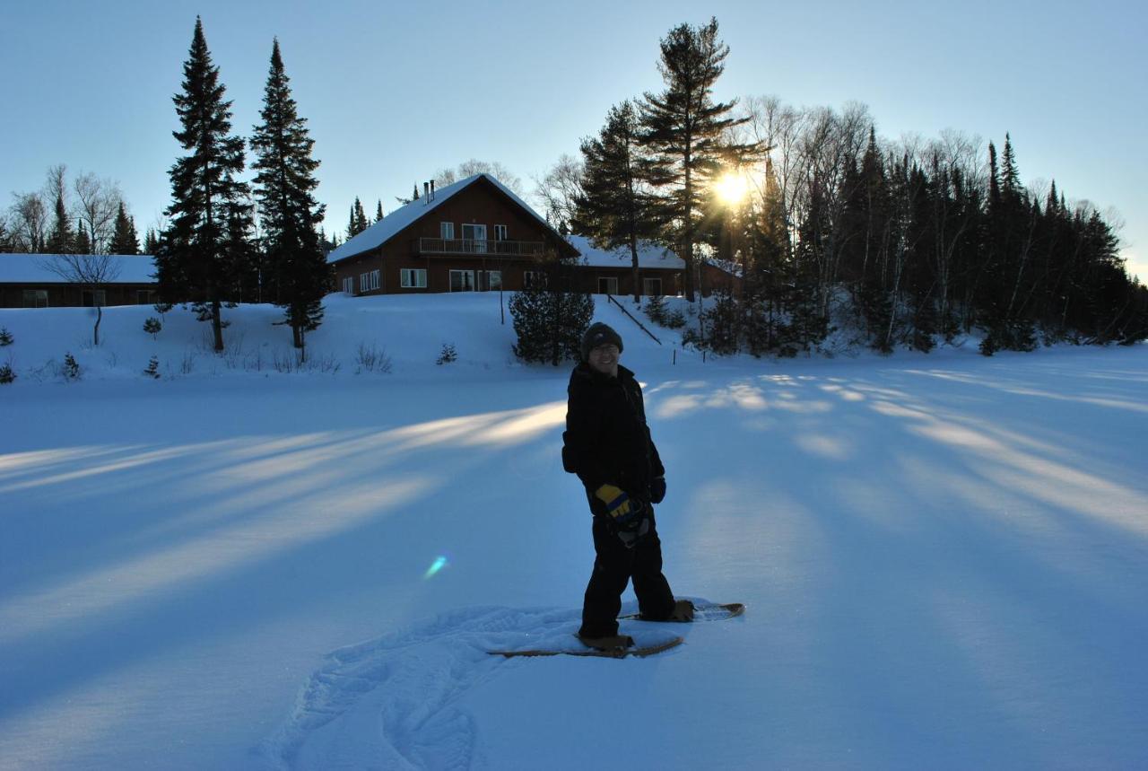 Motel Ours Bleu Lac-Saguay ภายนอก รูปภาพ